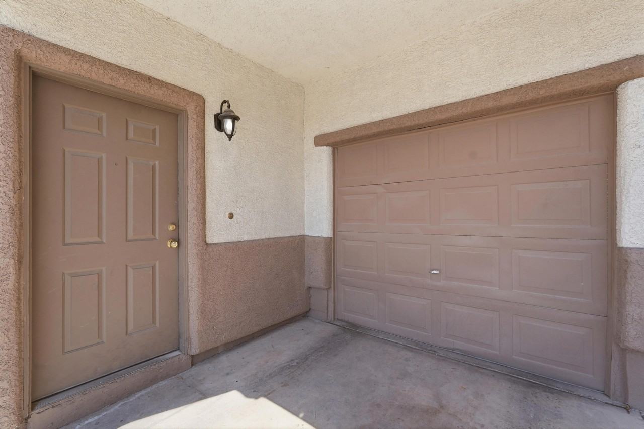 4049 Flower Patch St - Photo 3 of 21