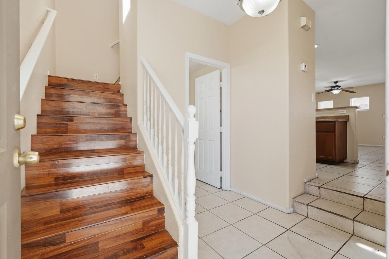 4049 Flower Patch St - Photo 4 of 21