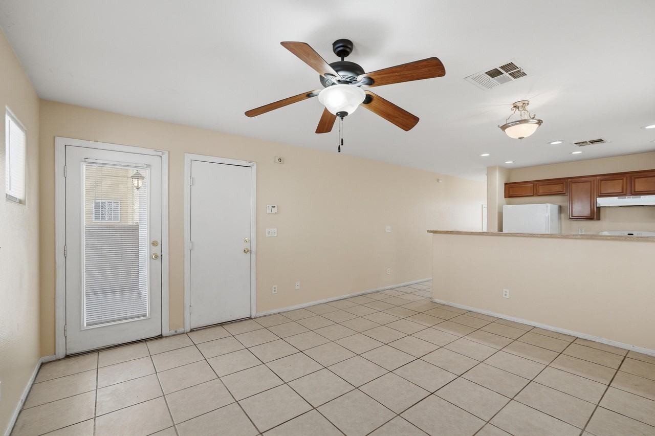4049 Flower Patch St - Photo 7 of 21