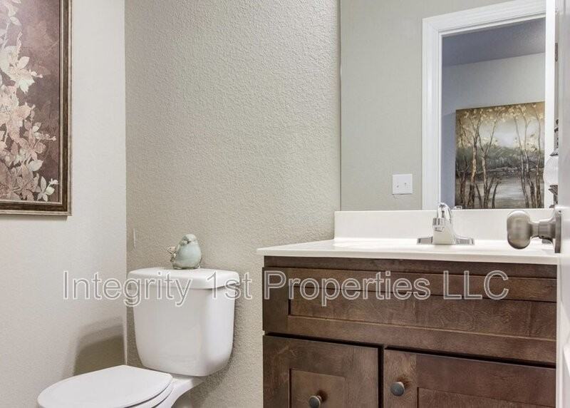 10501 Clubhouse Dr - Photo 3 of 22