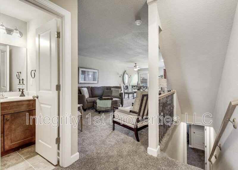 10501 Clubhouse Dr - Photo 5 of 22