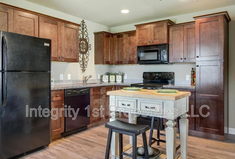 10509 Clubhouse Dr - Photo 4 of 12