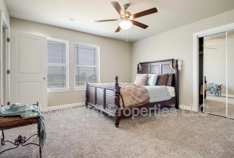 10509 Clubhouse Dr - Photo 5 of 12