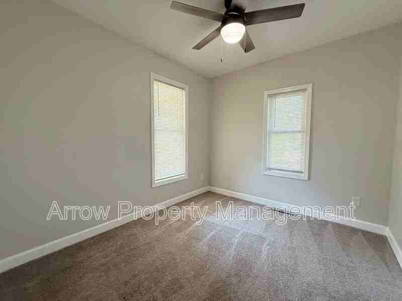 2970 Starr St - Photo 7 of 11