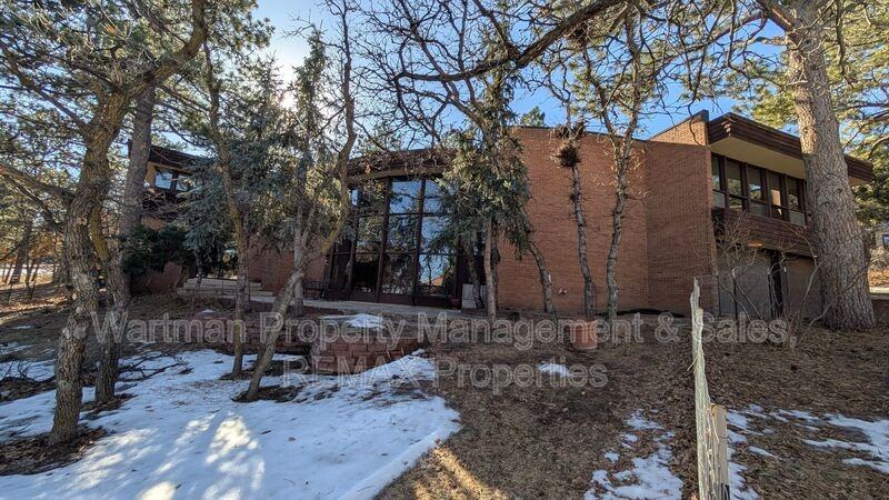 15 Upland Rd - Photo 2 of 50