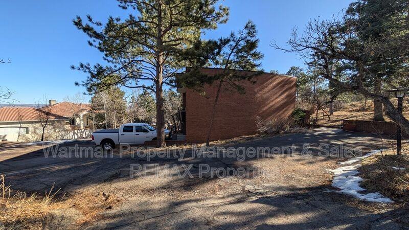 15 Upland Rd - Photo 5 of 50