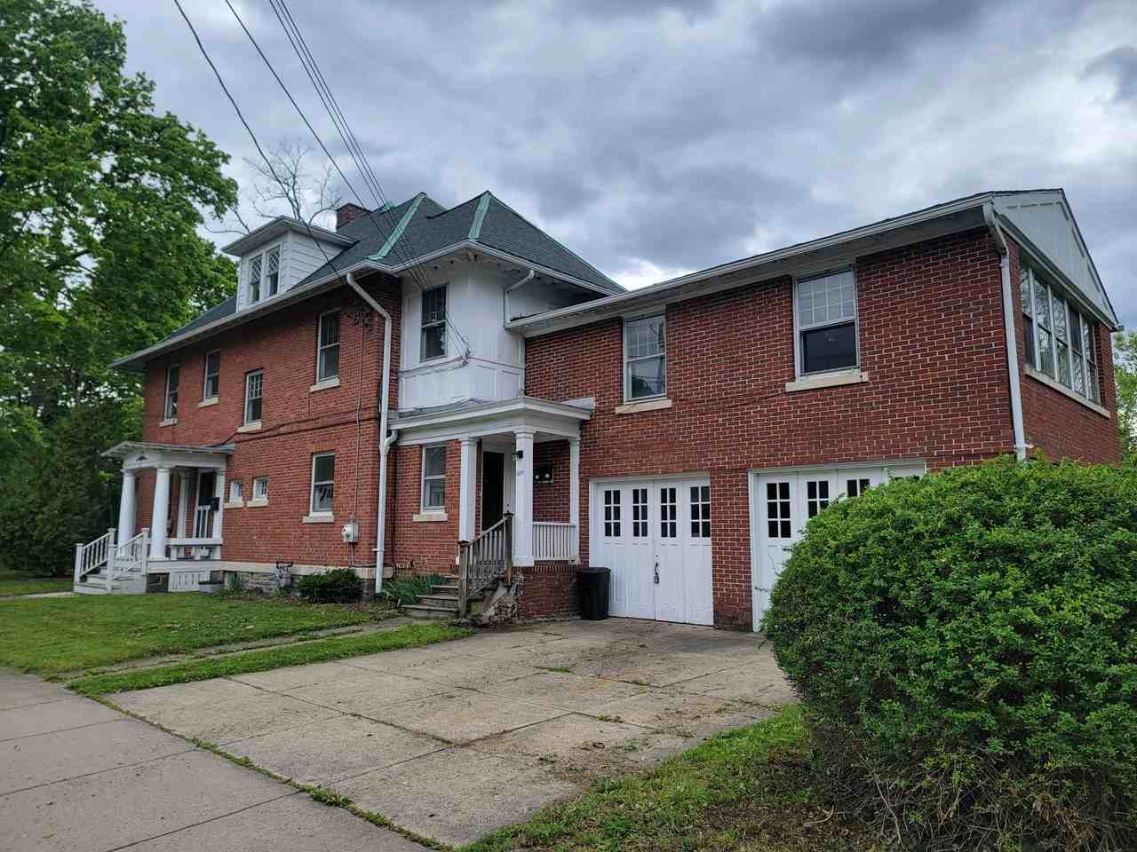 607 Chenango St #NA - Photo 3 of 50