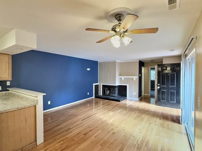 233 Summerwalk Cir - Photo 3 of 12