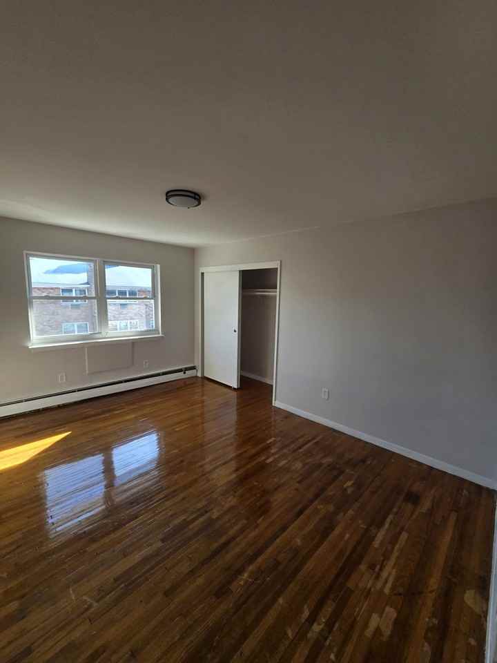 458 Lincoln AveApt C2 #458C2 - Photo 2 of 7