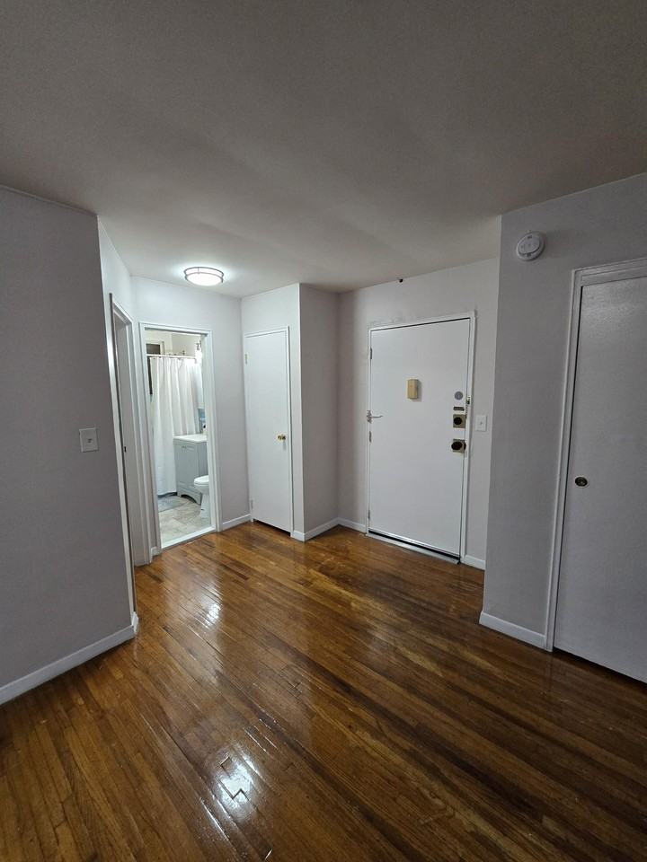 458 Lincoln AveApt C2 #458C2 - Photo 3 of 7