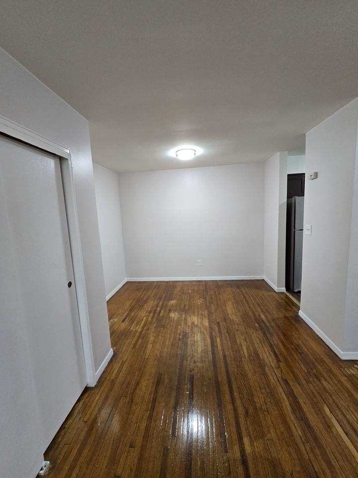 458 Lincoln AveApt C2 #458C2 - Photo 4 of 7