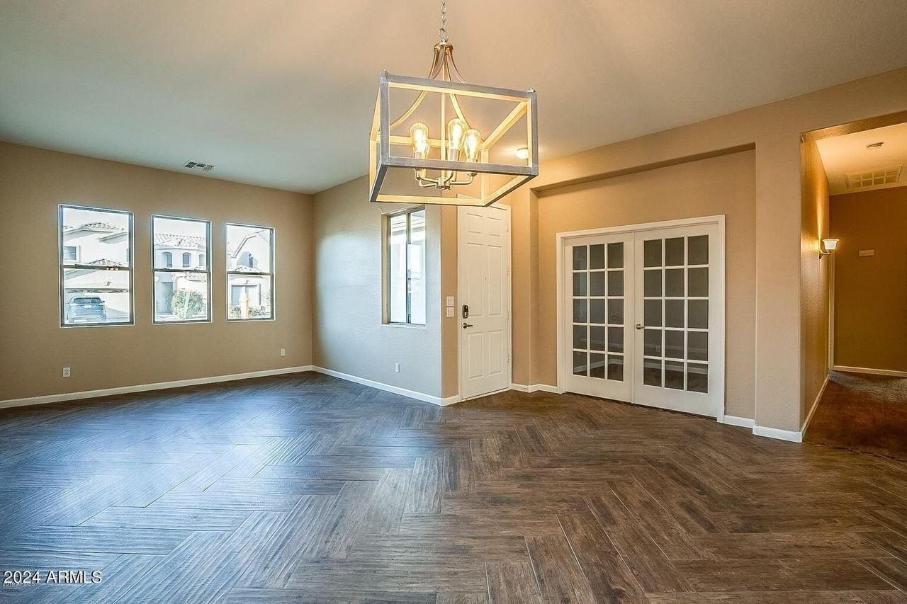 13419 W Citrus Ct - Photo 5 of 33