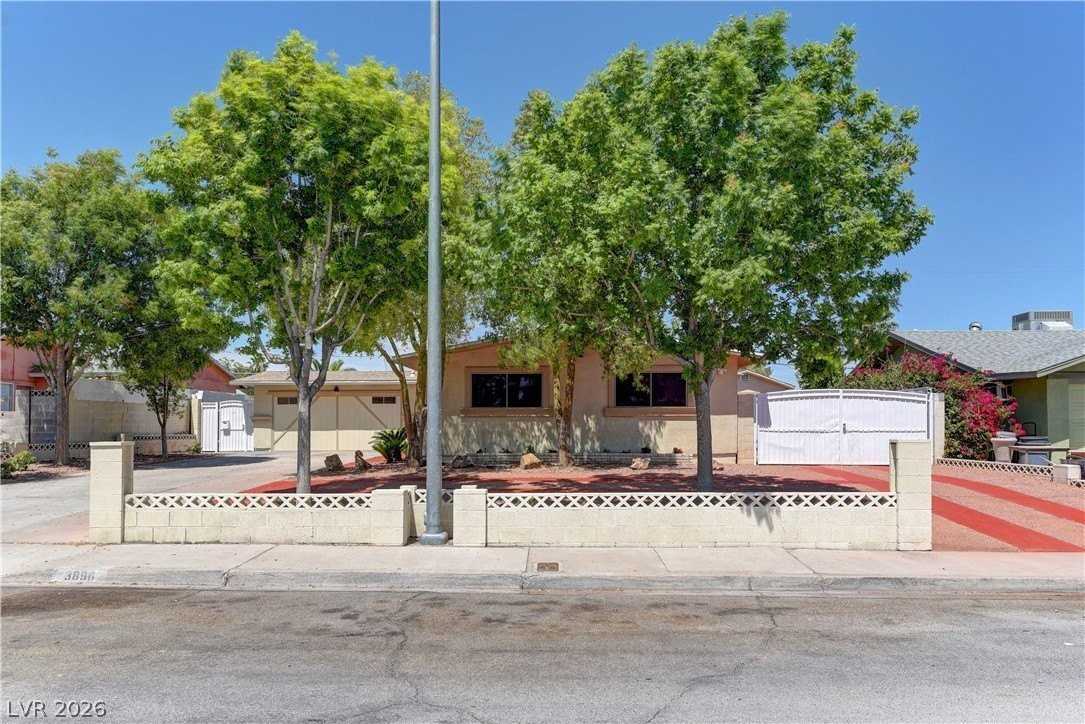 3896 Acapulco Ave - Photo 3 of 41