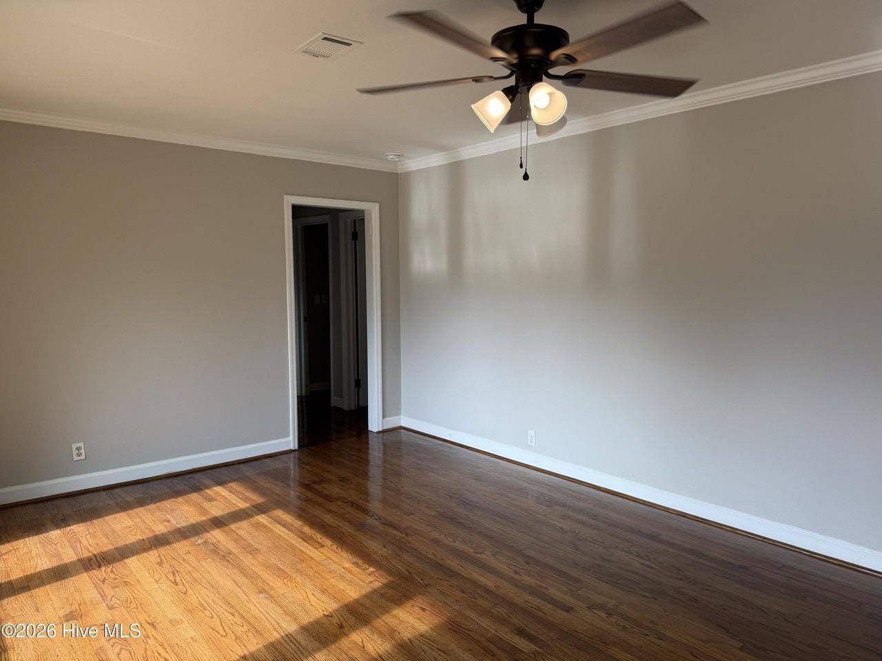 226 Sherwood Dr - Photo 2 of 15