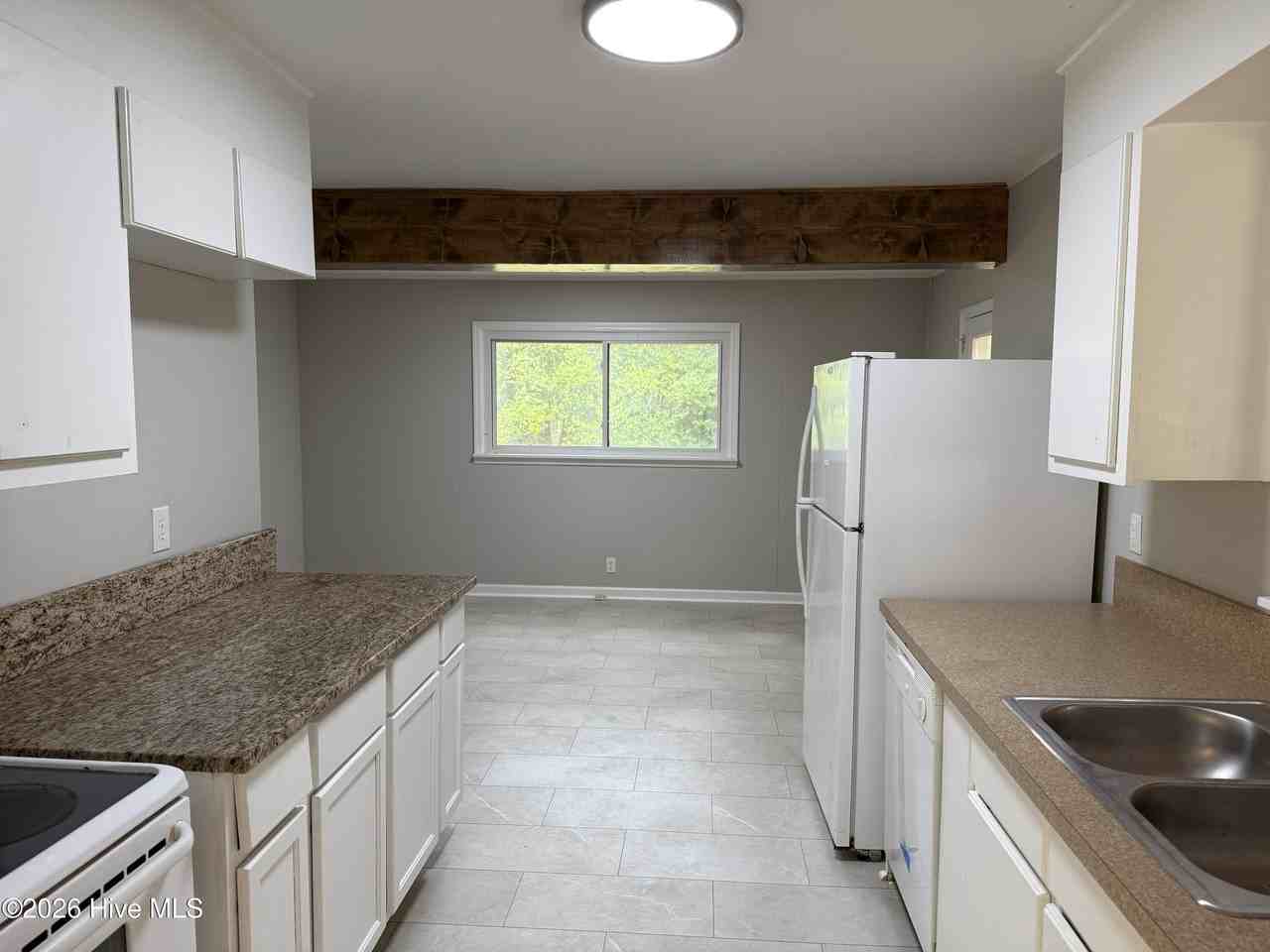 226 Sherwood Dr - Photo 6 of 15