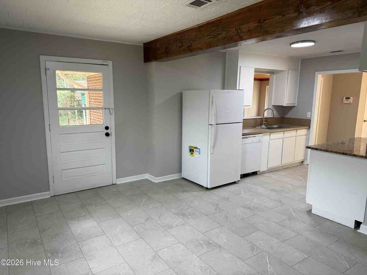 226 Sherwood Dr - Photo 7 of 15