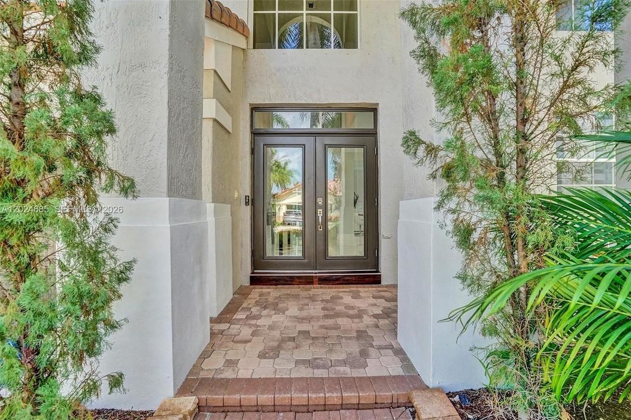 2526 Hunters Run Way - Photo 3 of 50