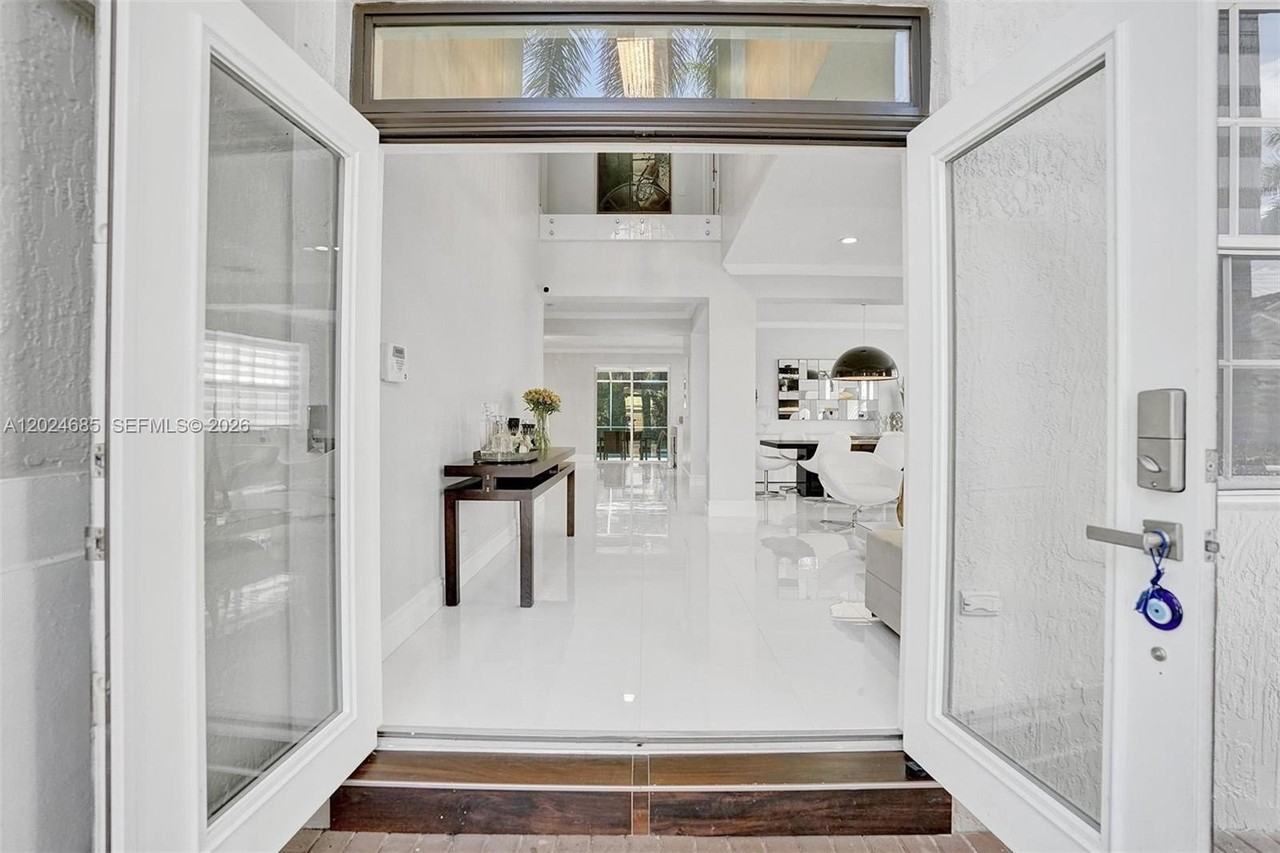 2526 Hunters Run Way - Photo 4 of 50