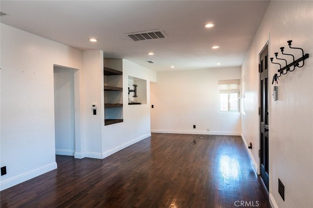 1428 5th St - Photo 6 of 13