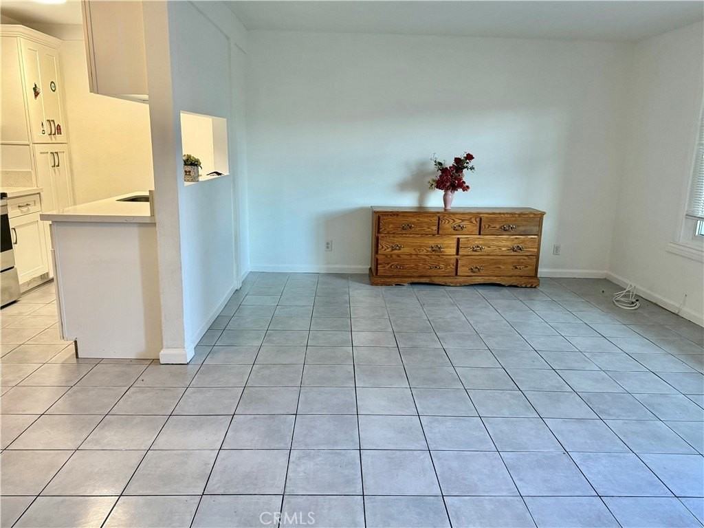 1735 E Washington St #G12 - Photo 5 of 14
