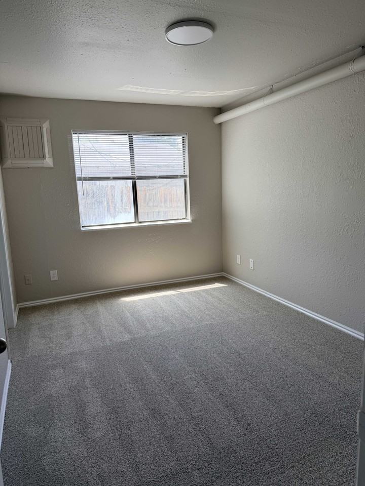 213 S 1400 W #213 - Photo 4 of 6