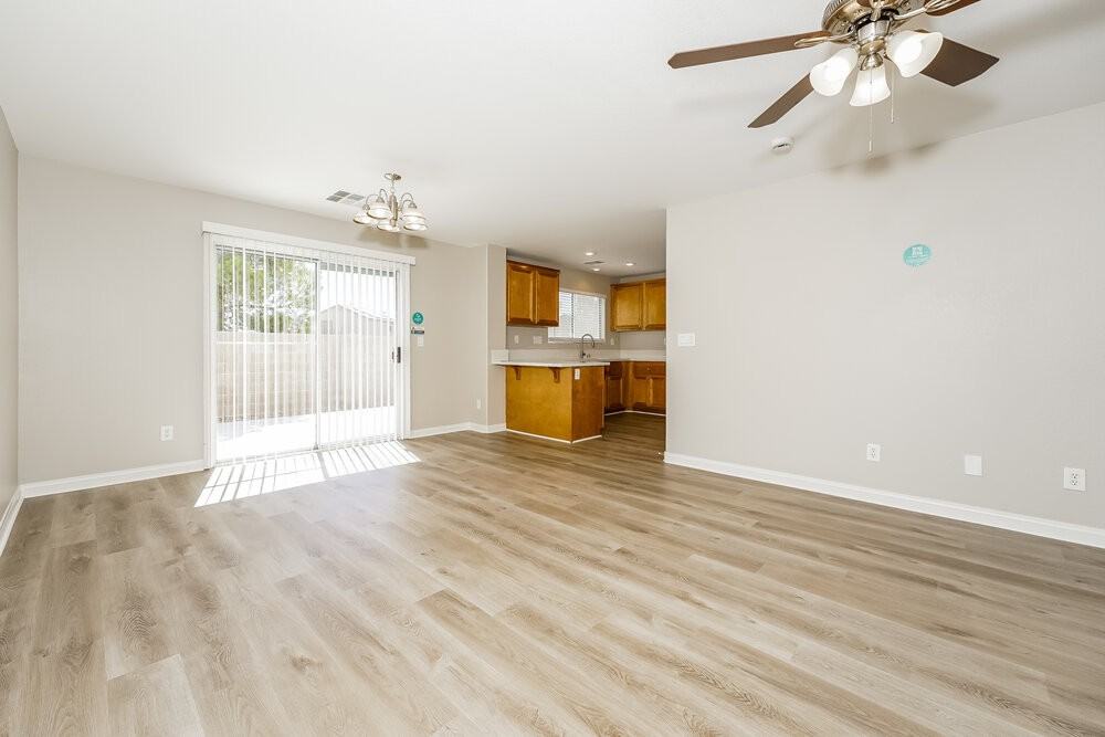 6352 Glenolden St - Photo 4 of 17