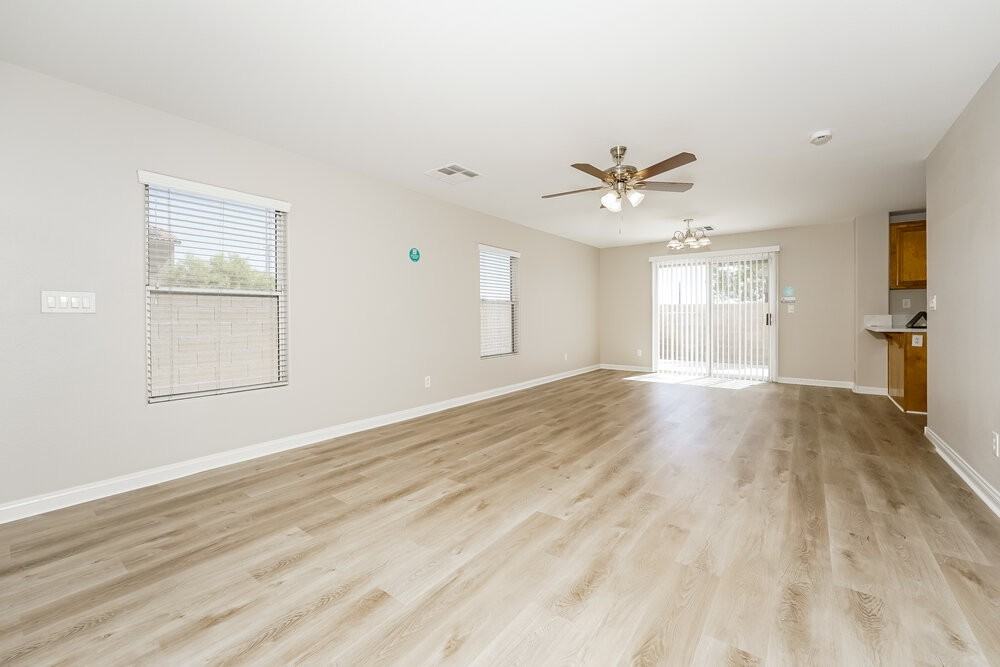 6352 Glenolden St - Photo 5 of 17