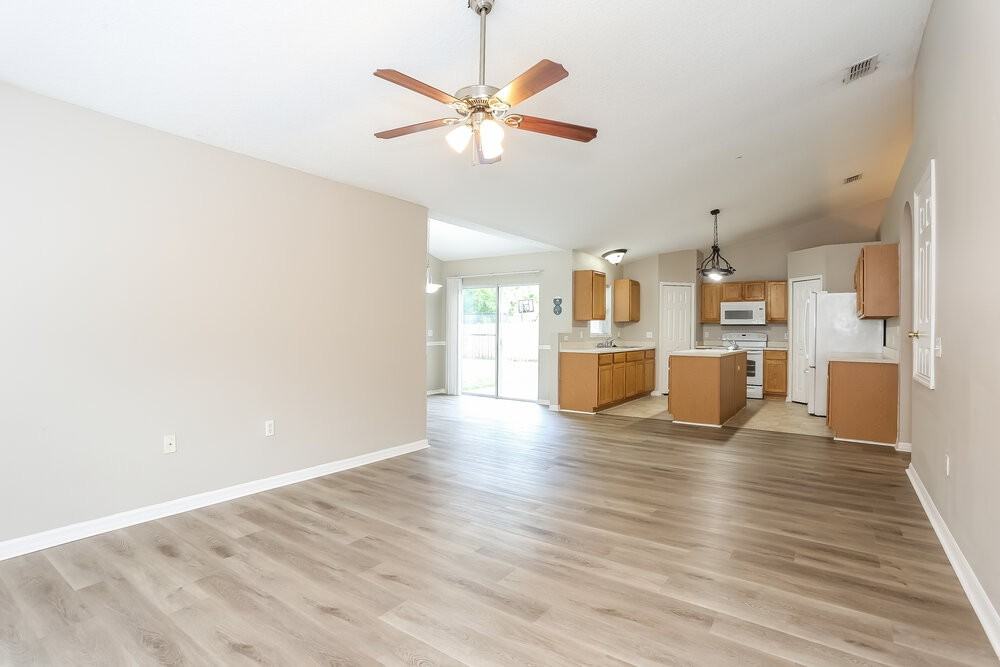 2623 Bluewave Dr - Photo 3 of 16