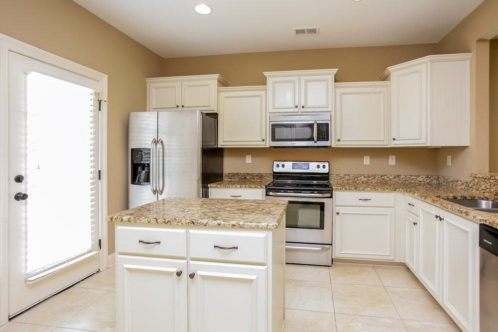 4694 W Dublin - Photo 5 of 15