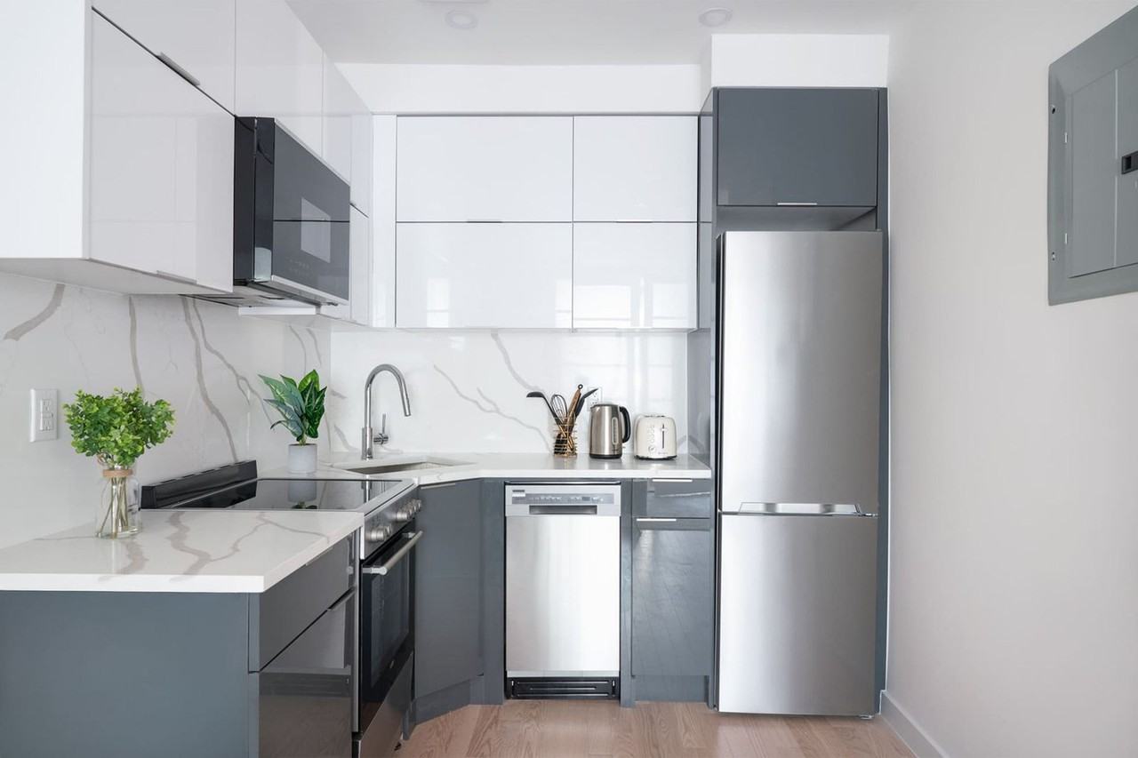347 E 78th St #1530420P - Photo 6 of 19