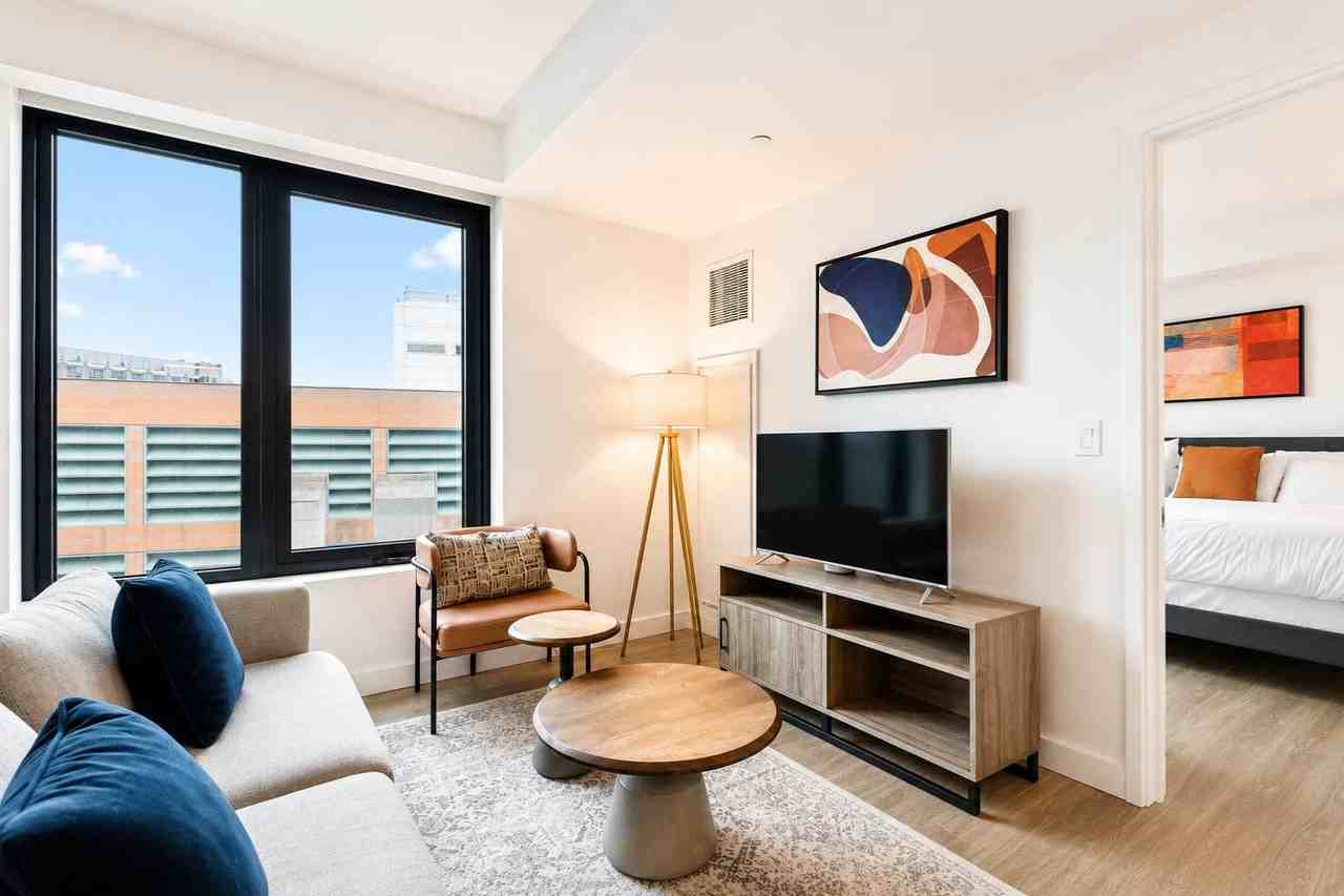 290 Congress St #1522228P - Photo 3 of 20
