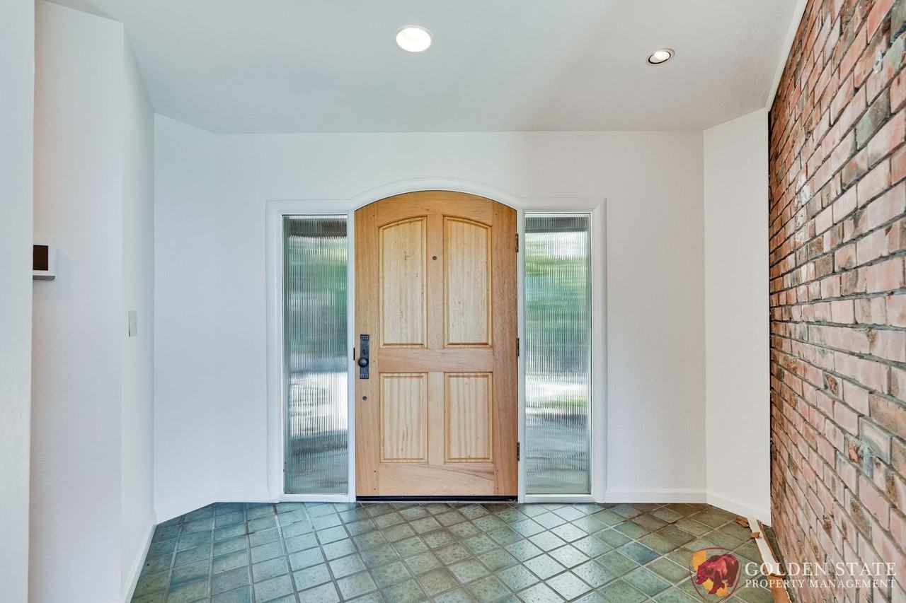 15479 Belnap Way - Photo 3 of 33