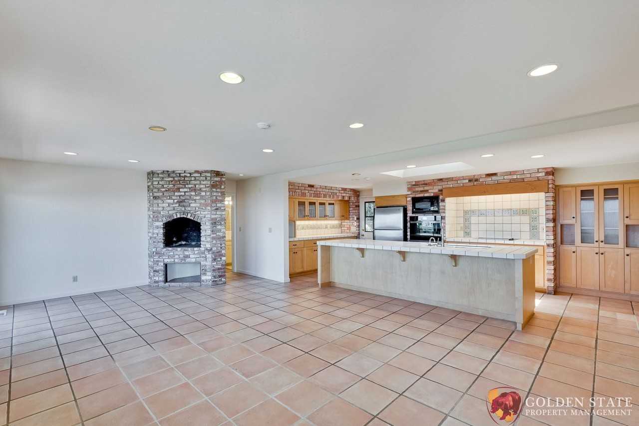 15479 Belnap Way - Photo 7 of 33
