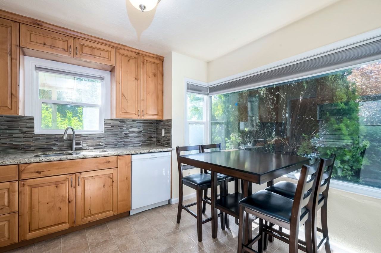 632 E Kensington Ave - Photo 2 of 20