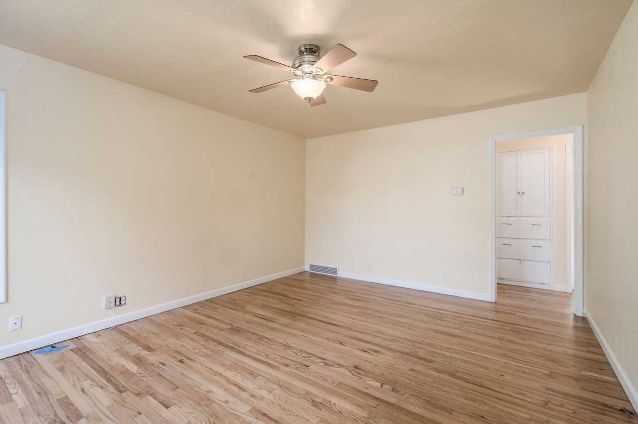 632 E Kensington Ave - Photo 6 of 20