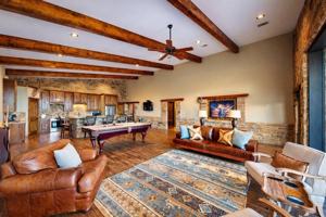 featured image of 8261 Nemec Ln