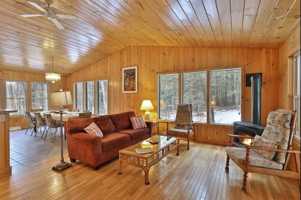 featured image of 4155 Lake Shore Dr