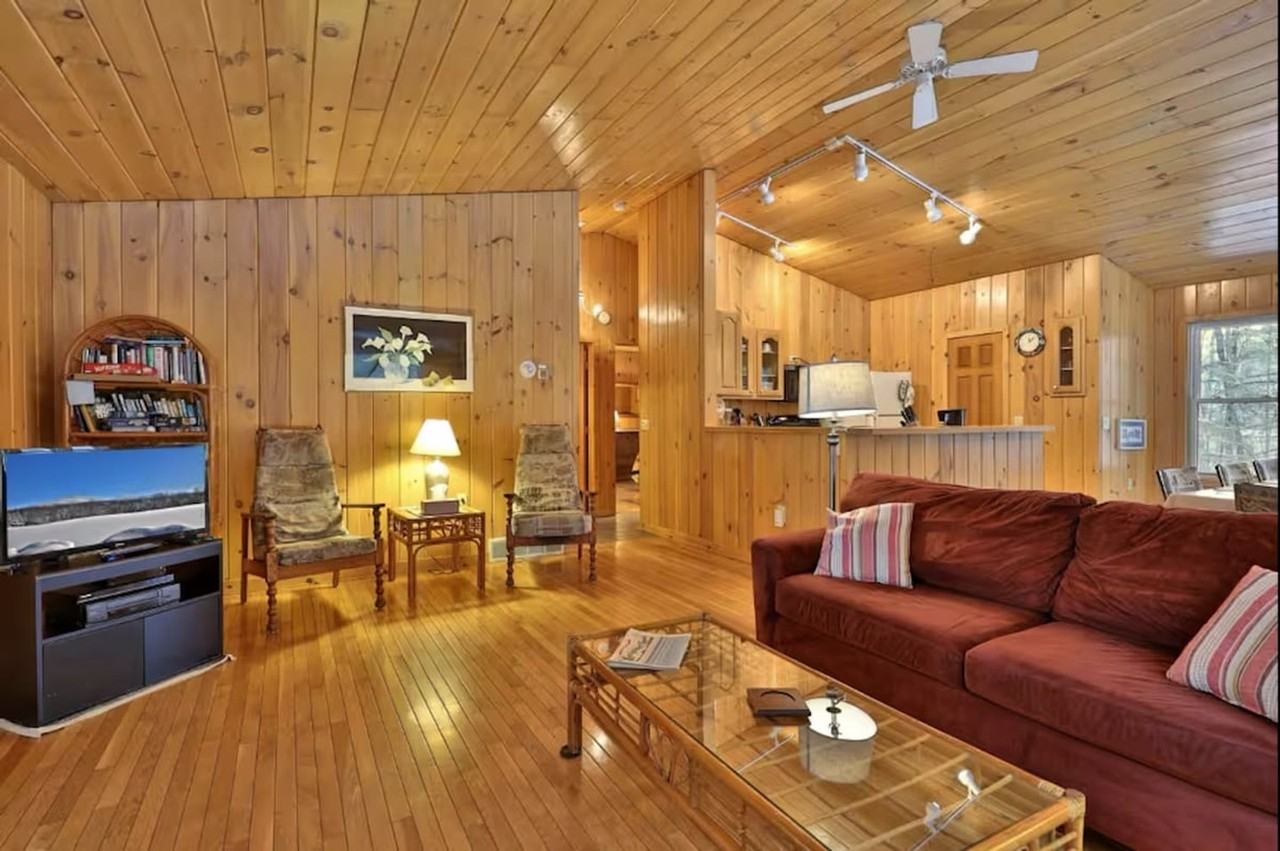 4155 Lake Shore Dr #1376008P - Photo 4 of 29