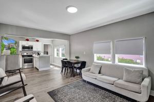featured image of 3204 Ne 9th St