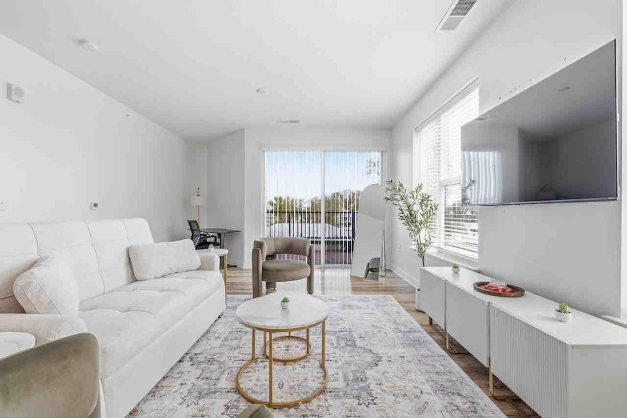 1125 Spruce St #1515754P - Photo 4 of 25