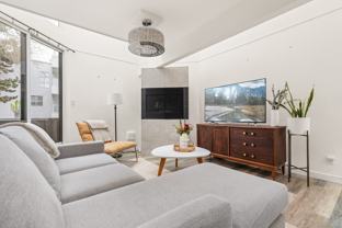 1870 Yew St - Photo 1 of 1