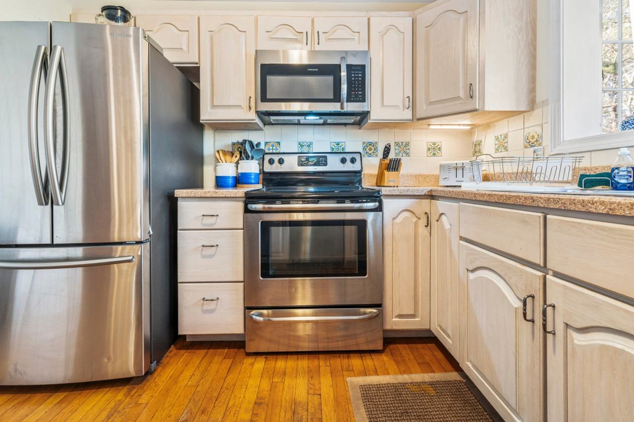 13 N Meadow Ln #1514673P - Photo 4 of 36