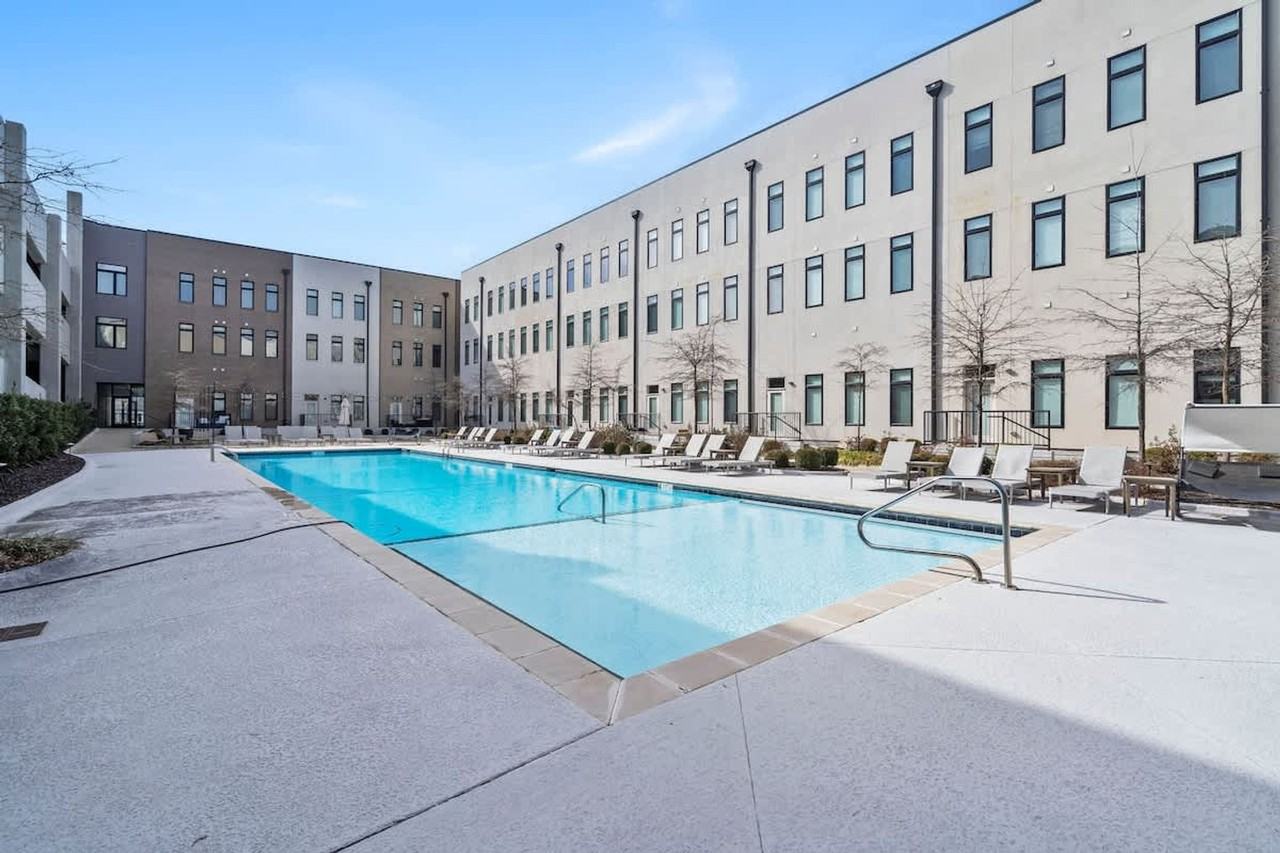 3938 S Grand Ave #1520949P - Photo 4 of 30