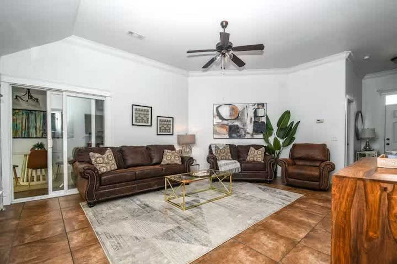731 E Cypress Ct #1520954P - Photo 2 of 19