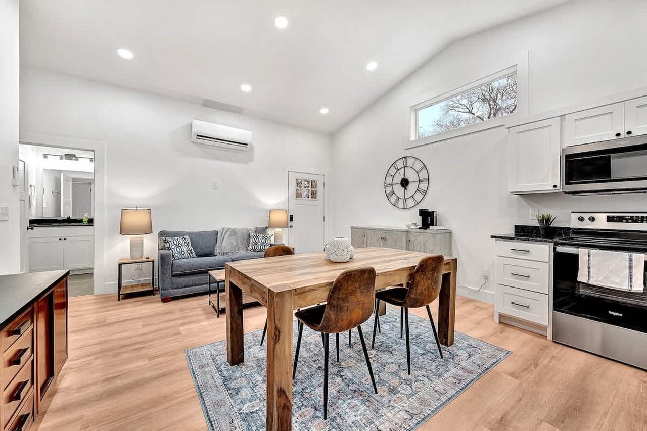426 S Washington St #1520937P - Photo 7 of 50