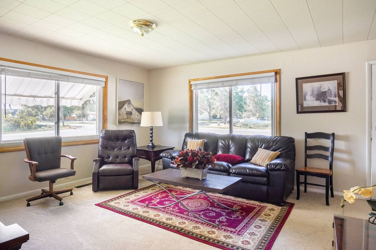 223 N 200 W #1513967P - Photo 2 of 50