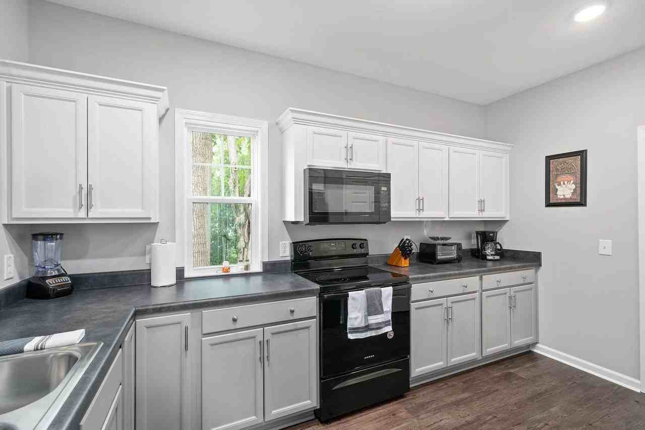 443 Reynolds St #1523803P - Photo 5 of 30
