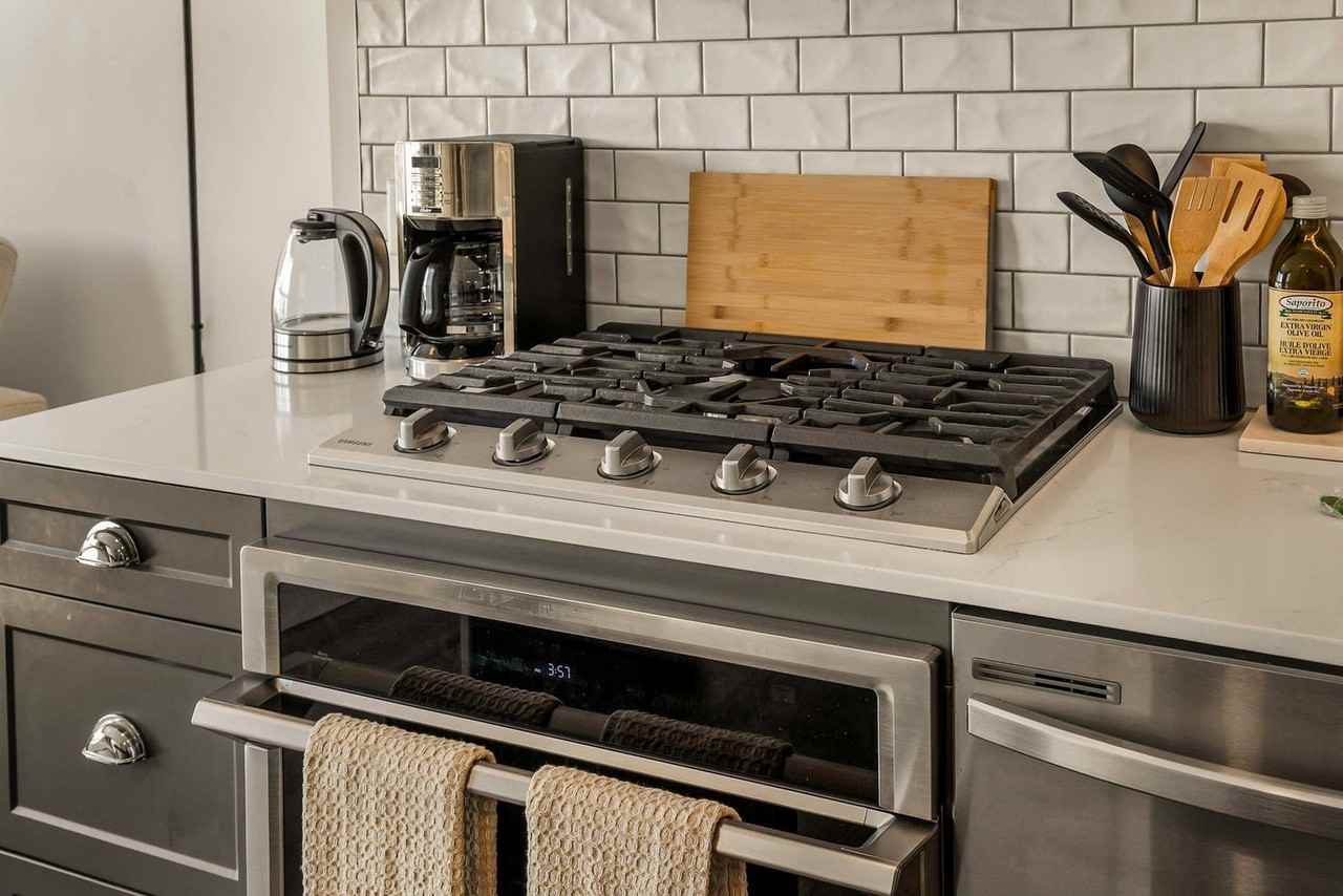 327 9a St Nw #1524611P - Photo 5 of 18