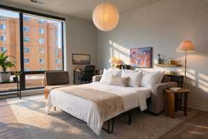 featured image of 1632 N Franklin Pl