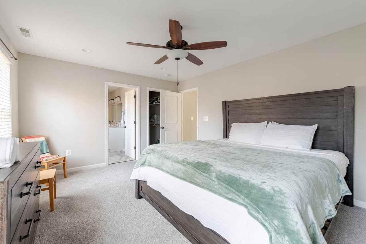 301 Rollason Dr #1526871P - Photo 6 of 36
